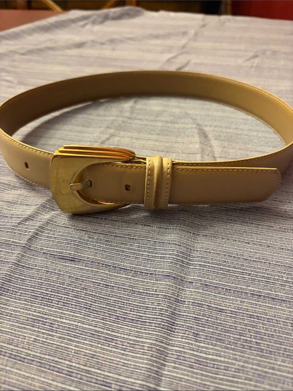 Vintage Neutral Beige Leather Belt with Gold Buckle. Taupe gray tone